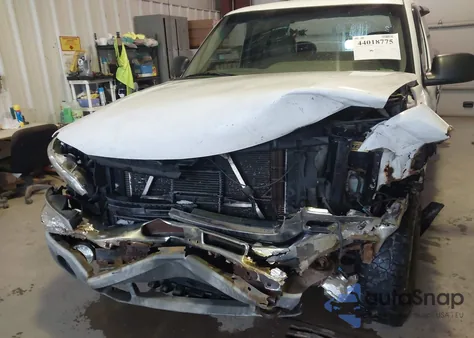 2005 GMC Sierra 2500Hd Work Truck from USA, damaged, VIN 1GTHK29U85E146932